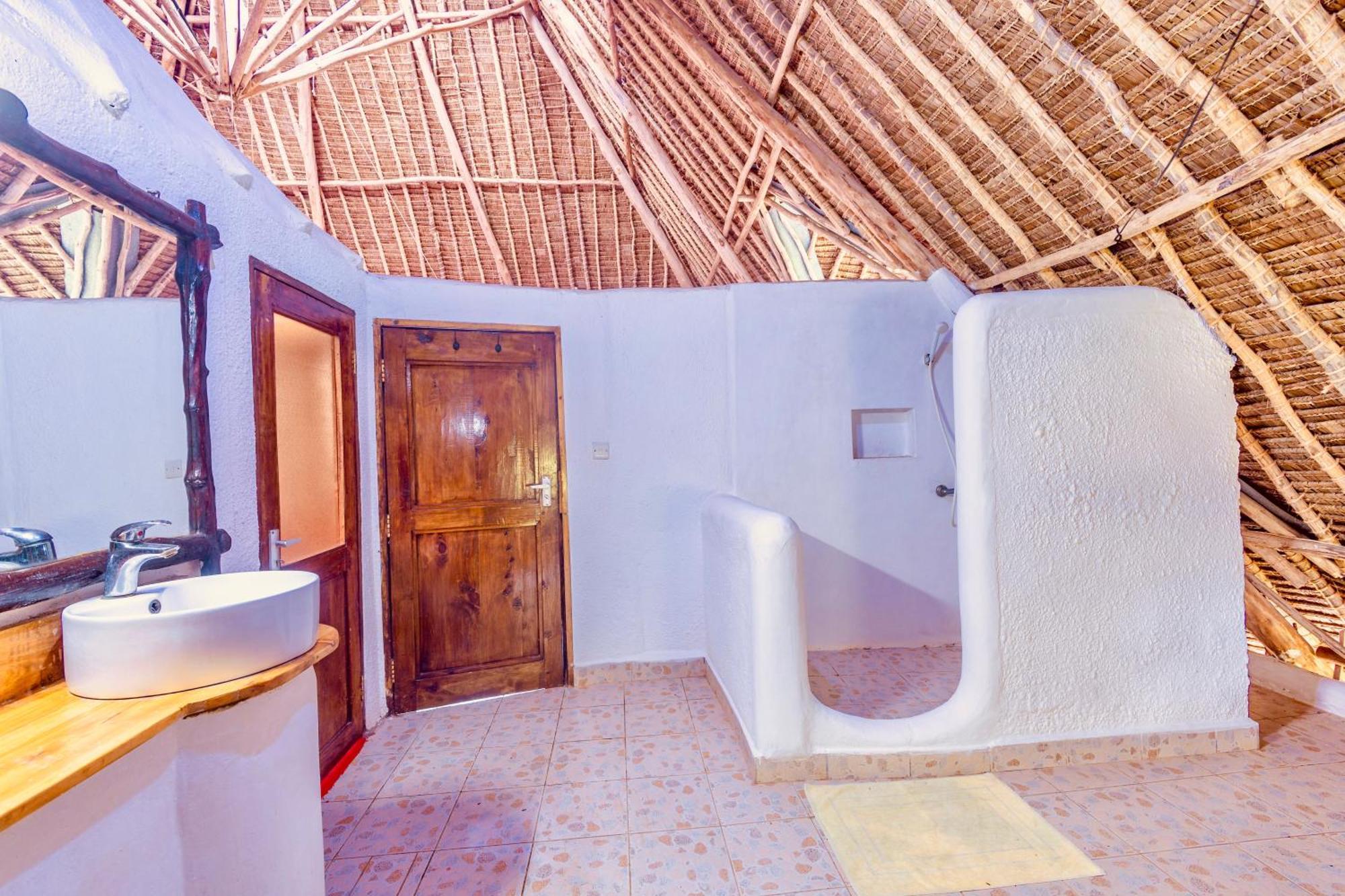 Villas Dora And Holly Diani Beach Eksteriør bilde
