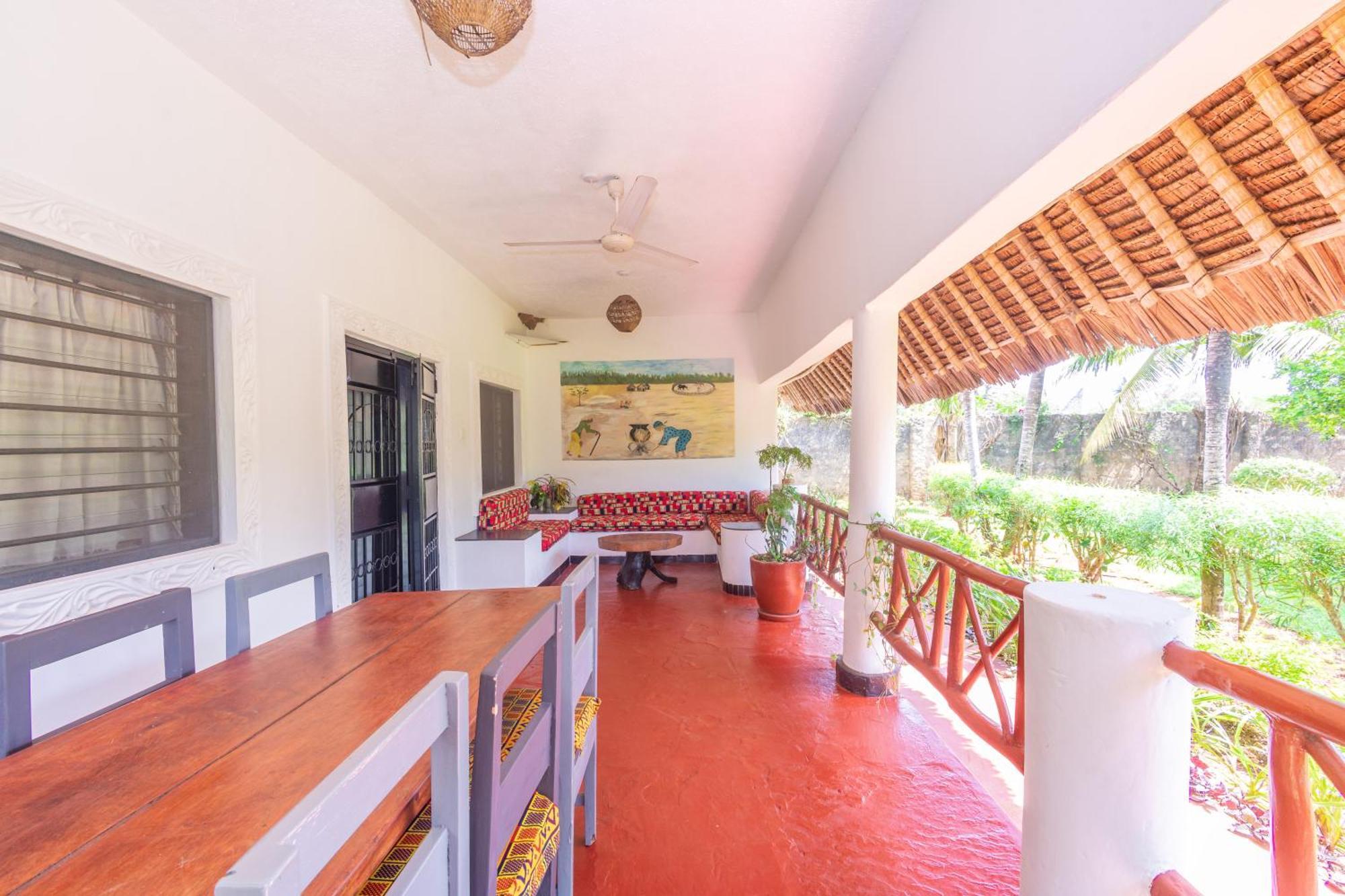 Villas Dora And Holly Diani Beach Eksteriør bilde