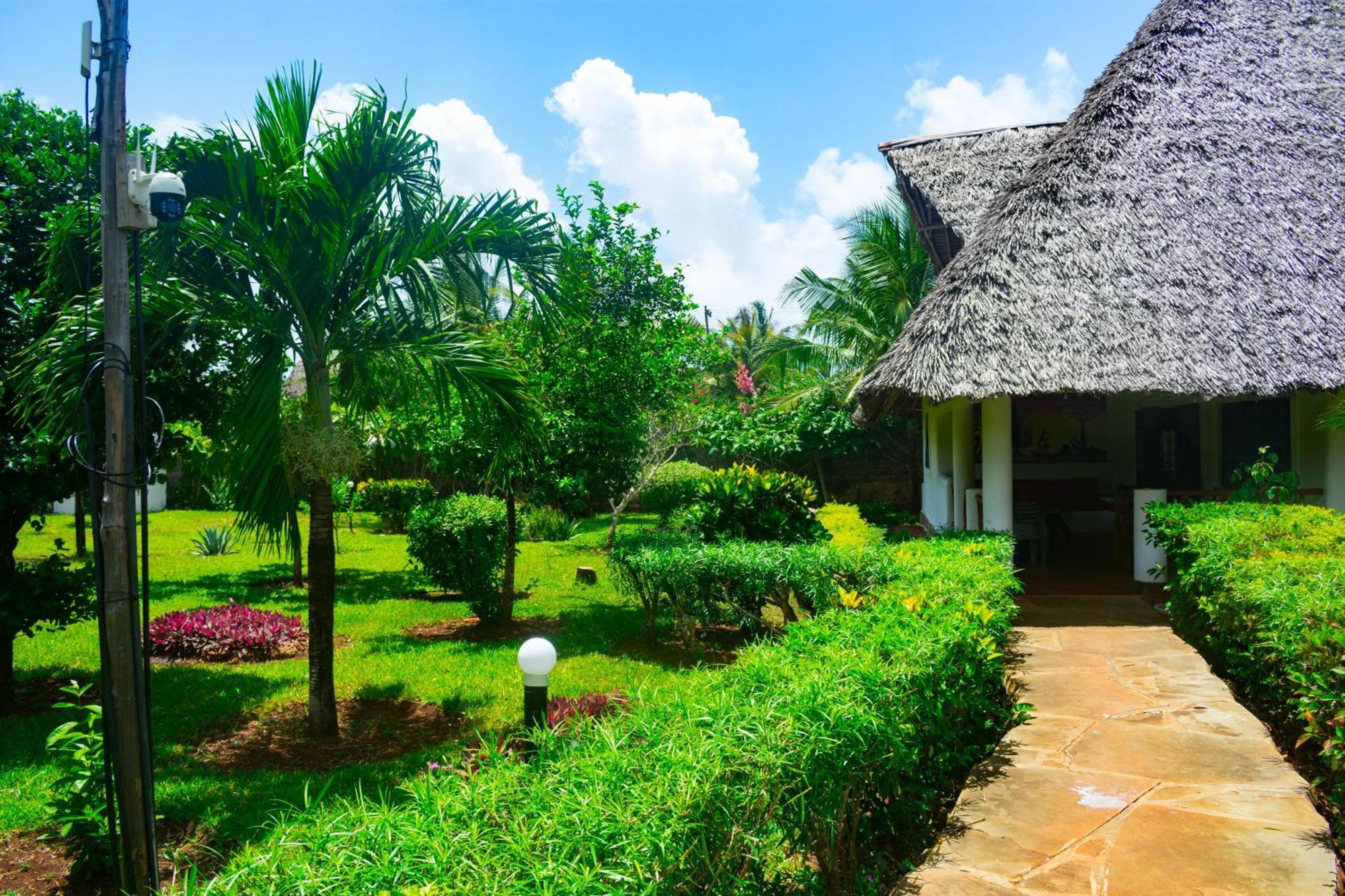 Villas Dora And Holly Diani Beach Eksteriør bilde