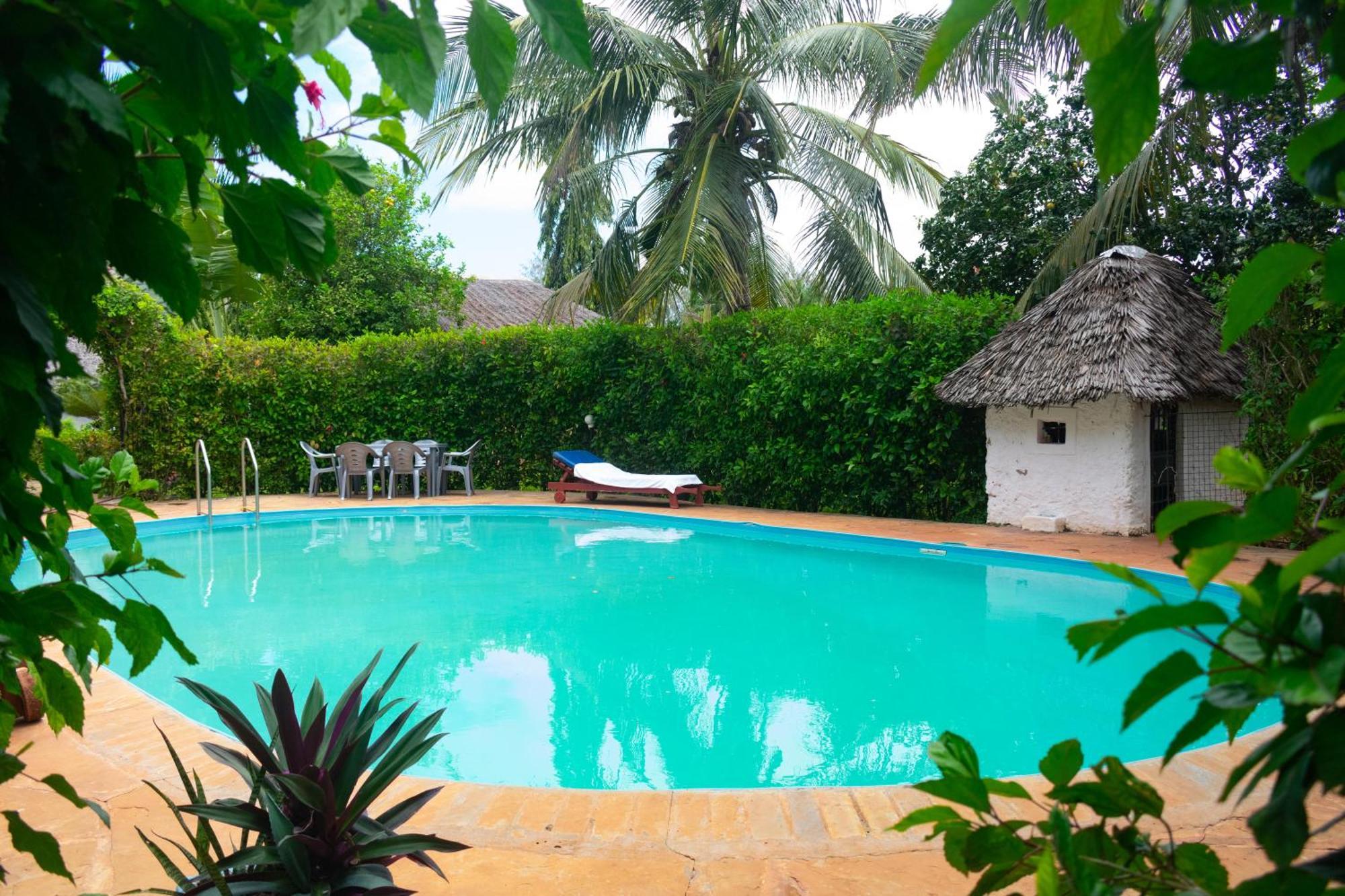 Villas Dora And Holly Diani Beach Eksteriør bilde